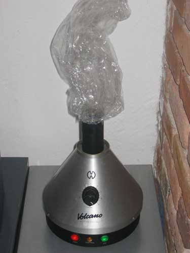 Illustration for article titled The Ultimate Stoner Gadget: Hands-On the Volcano Herb Vaporizer